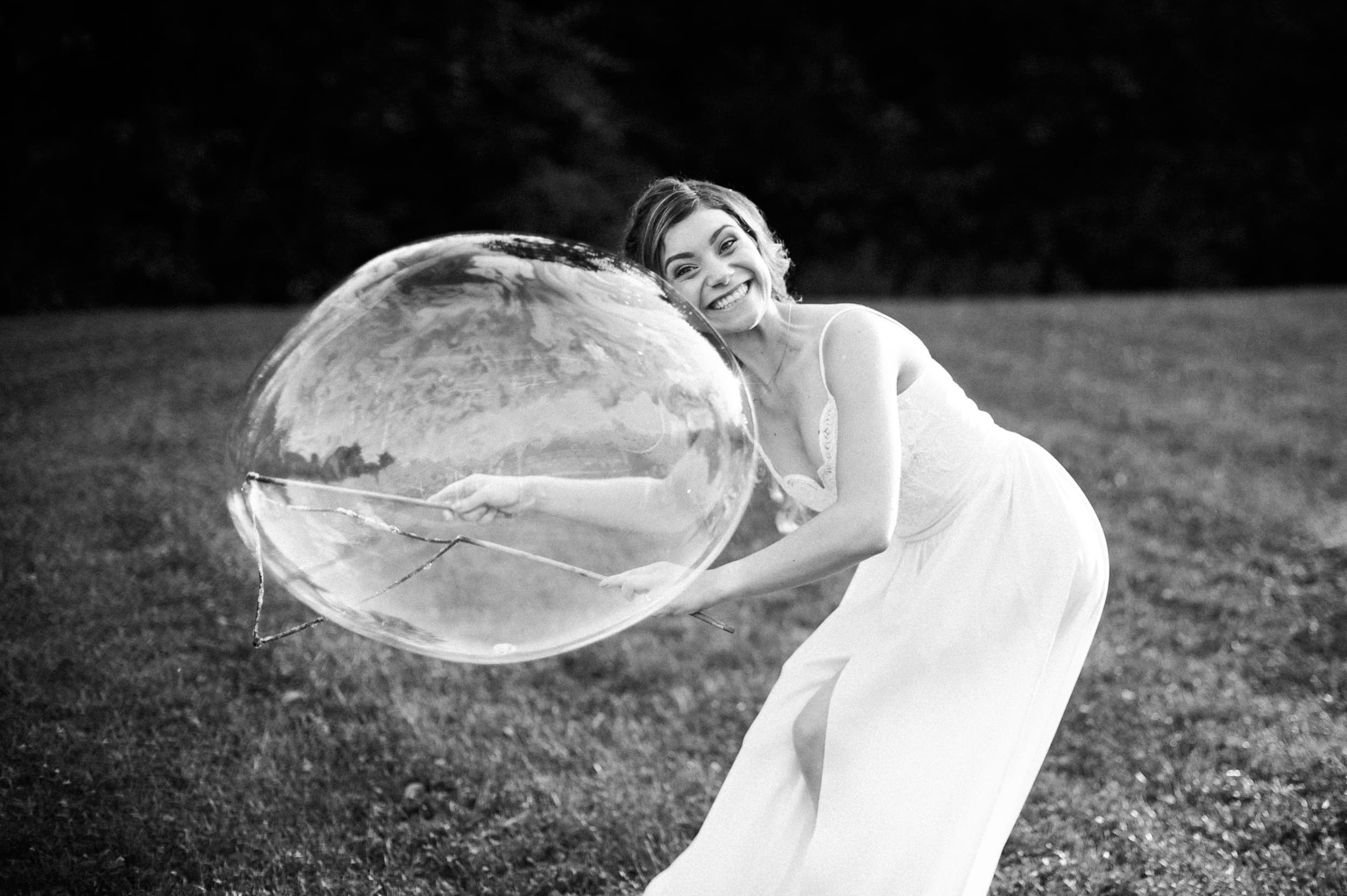 Jsem nevěsta a toto je moje bublina